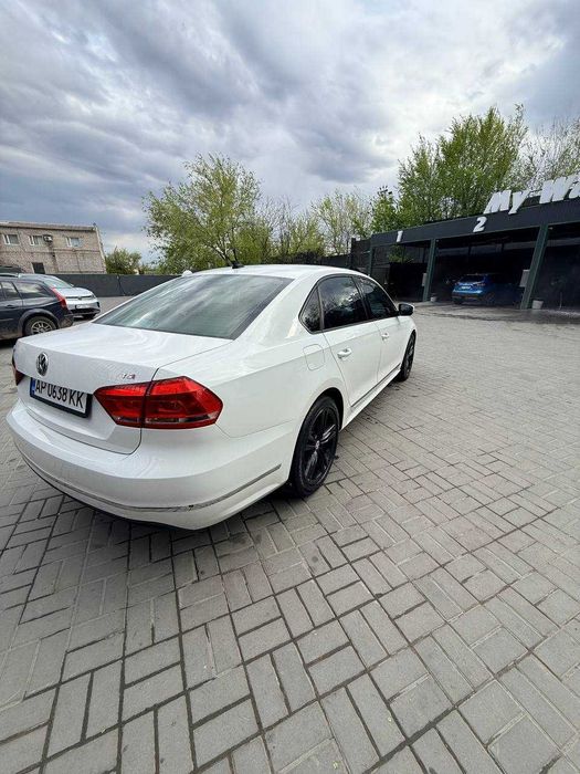 Продам Volkswagen Passat 2014 року SE