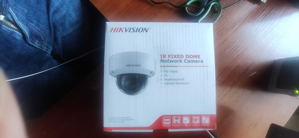 Продам IP камеру Hikvision