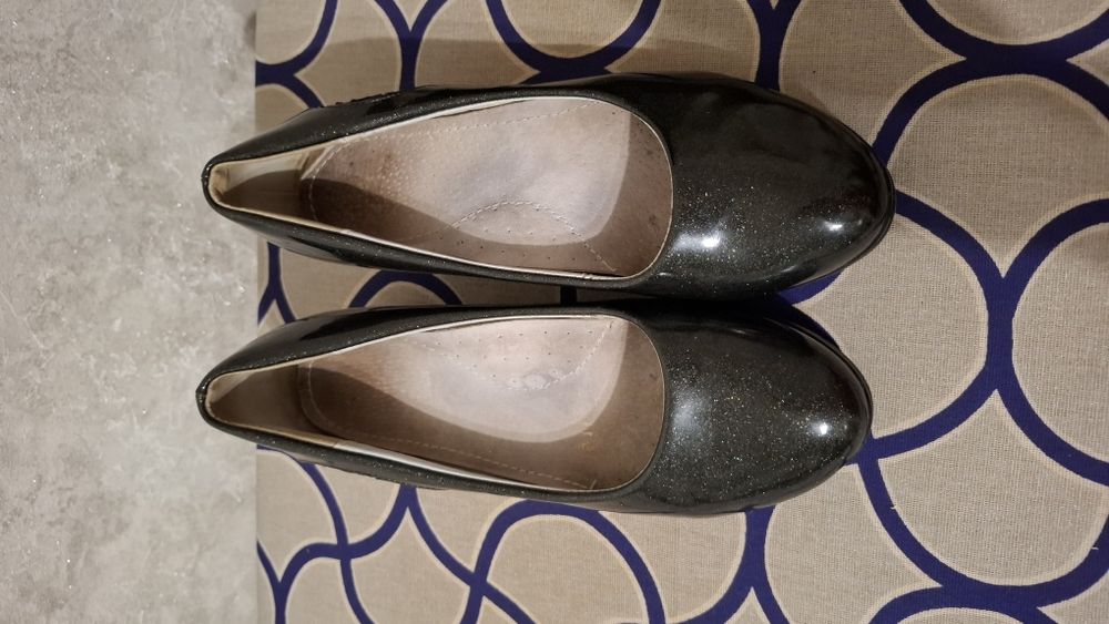 Чоботи туфлі осінні  35 рр дівчинці