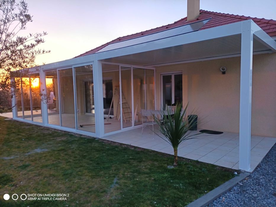 PERGOLAS BIOCLIMATICAS COM LAMINAS MOTORIZADAS