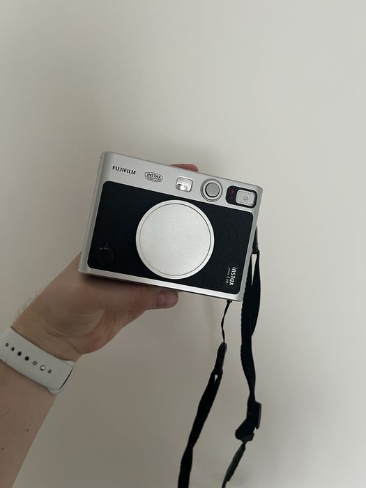 Фотоаппарат Fujifilm instax mini evo