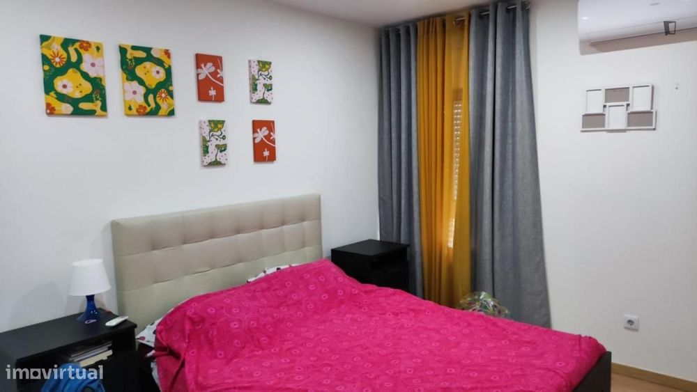 Quarto - localizado em Chelas Lisbon