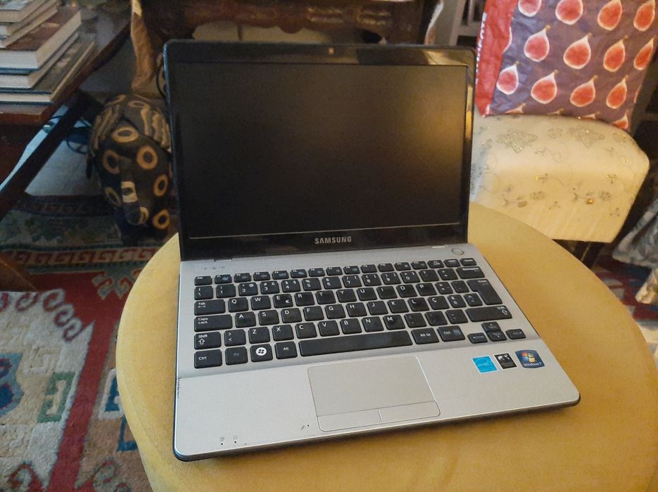 Computador portátil Samsung 300UA/305UA