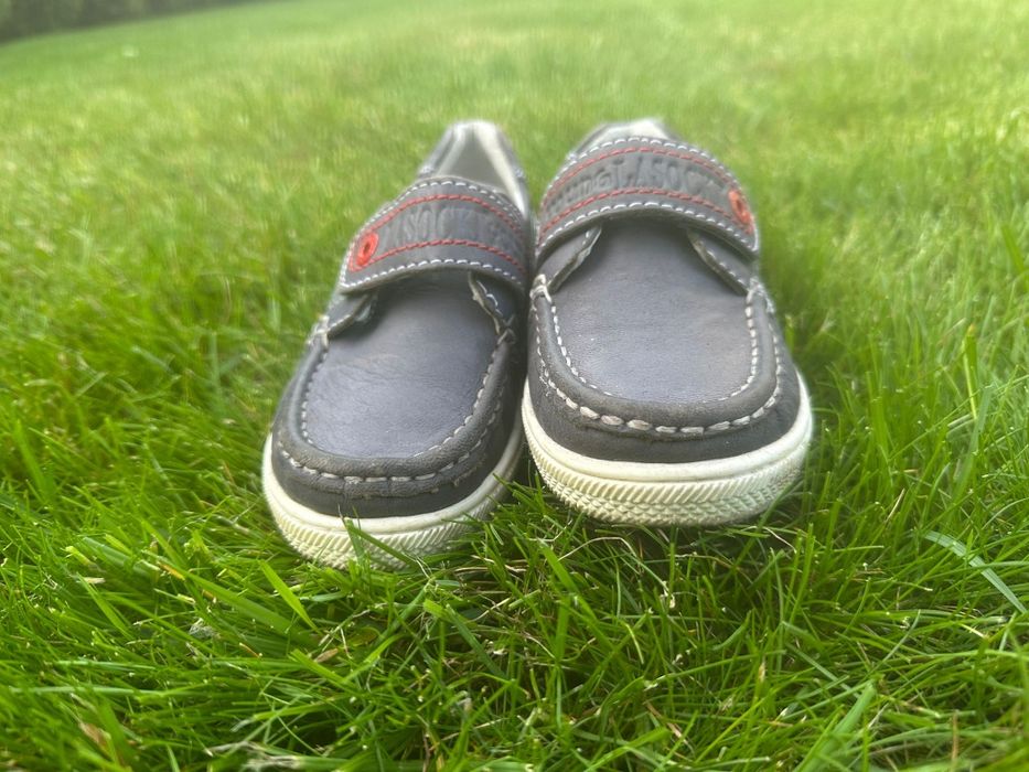 Buty firmy Lasocki. Rozmiar 30 wkładka  19 cm.
