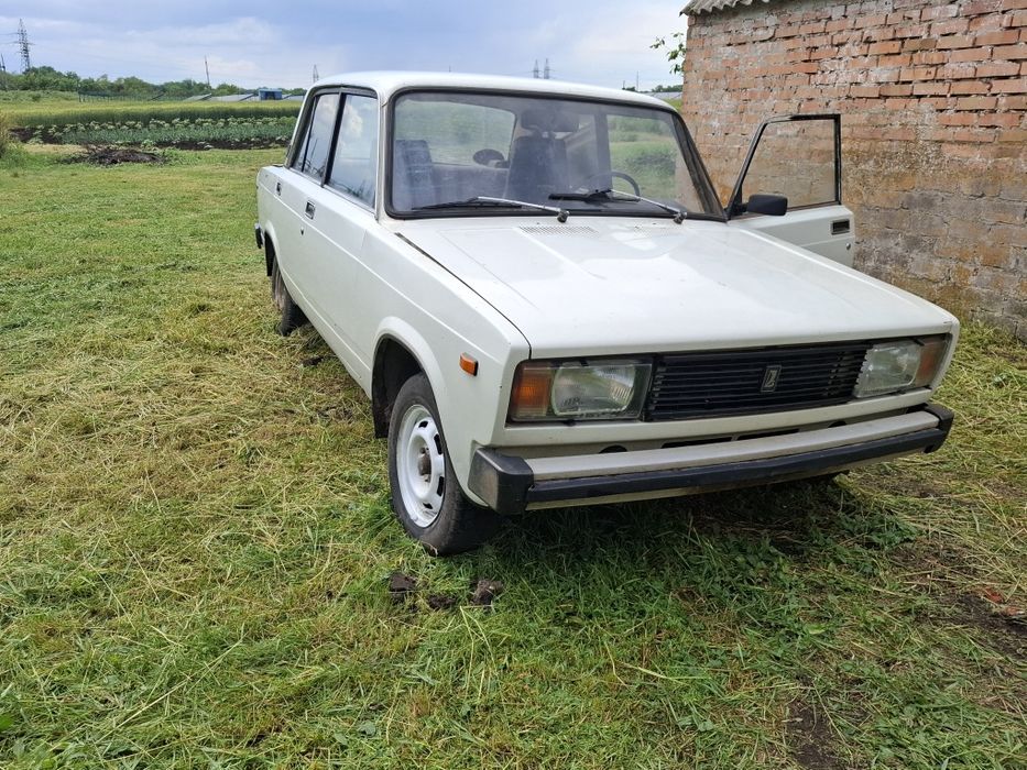 Продам ваз 2105 в робочому стані, на розборку за деталльнішой інформаціею дзвоніть пишіть,