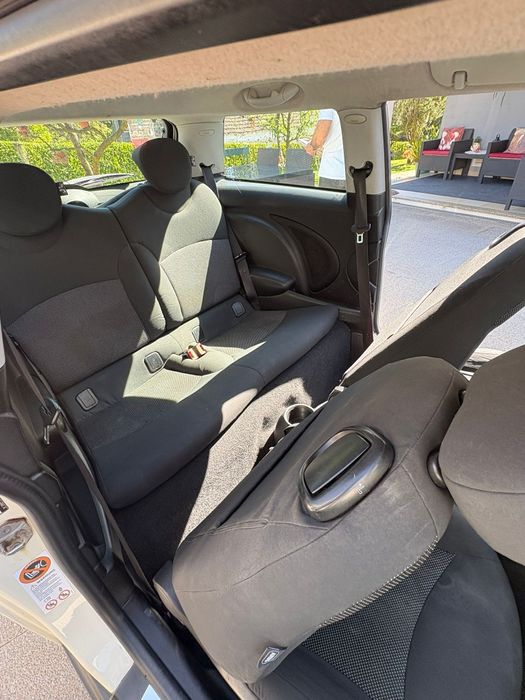 Carro Mini One semi novo