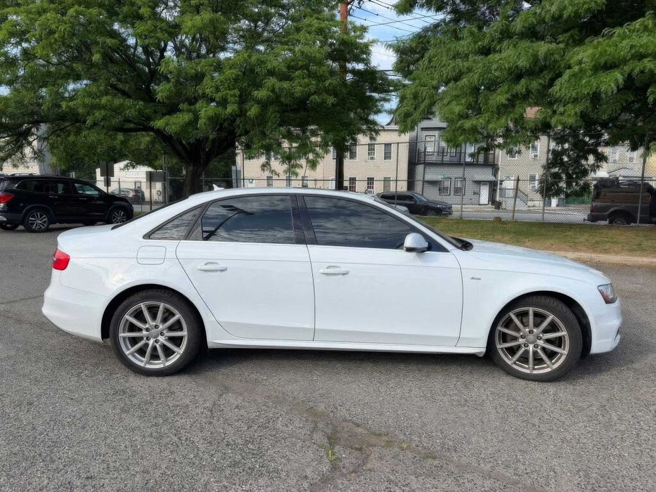 Audi A4 2.0T Quattro Premium Plus      2014