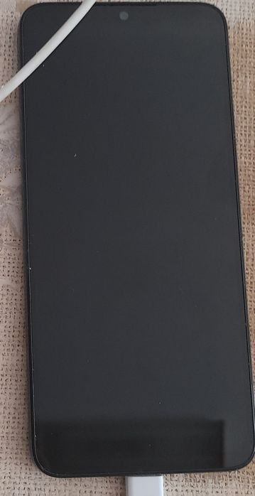 Telemóvel novo comprei mas depois arranjaram usado !nunca este onde e