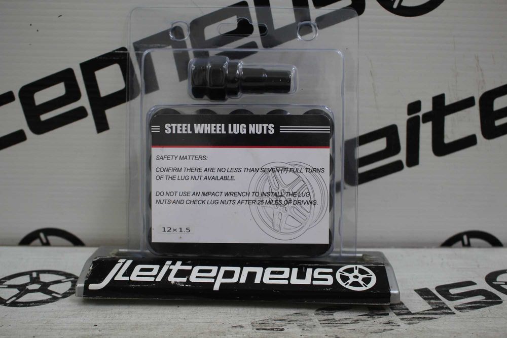 Set of BLACK imbus lug nuts 12x1,5 + Key