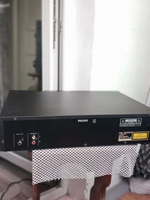 Классический стационарный CD-проигрыватель Philips CD692.
