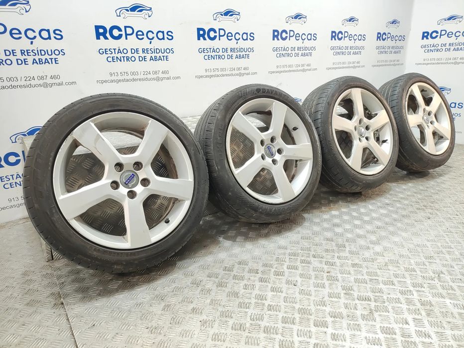 - Conjunto de jantes 17 originais Volvo S40 Mk2 Facelift R-design 7J