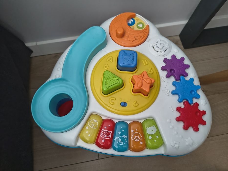 Stolik edukacyjny multimedialny