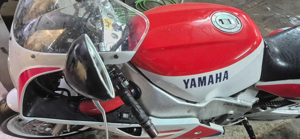 Yamaha fzr 1000