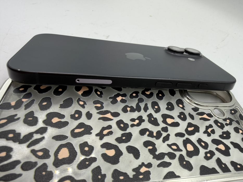 Smartfon iPhone 16 128GB, bateria 92%, bdb stan, Bez blokad