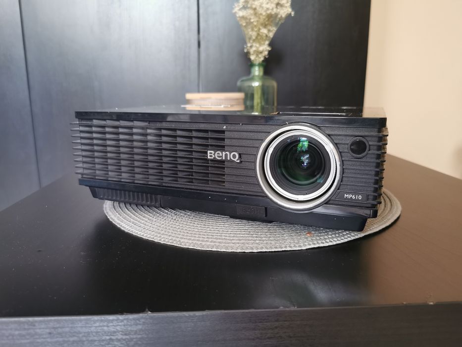 Projektor BenQ MP610
