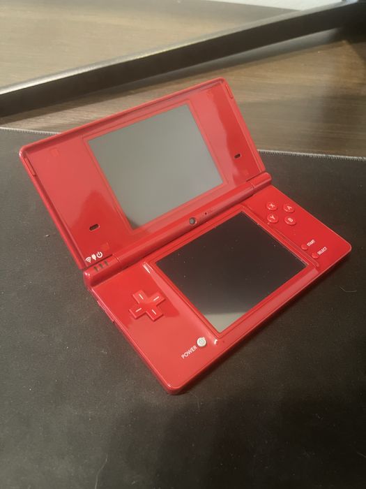 Nintendo dsi RED + 3 gry