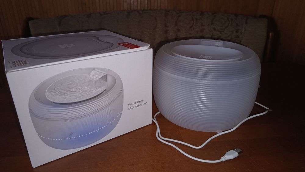 Поїлка-фонтан для кішок і собак