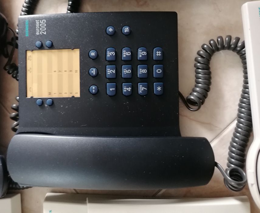 Vendo 7 Telefones fixos