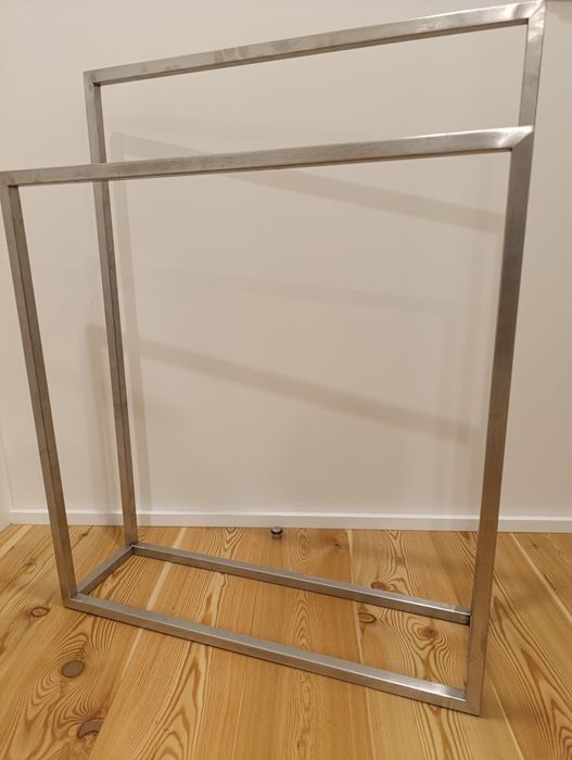 Toalheiro em inox novo