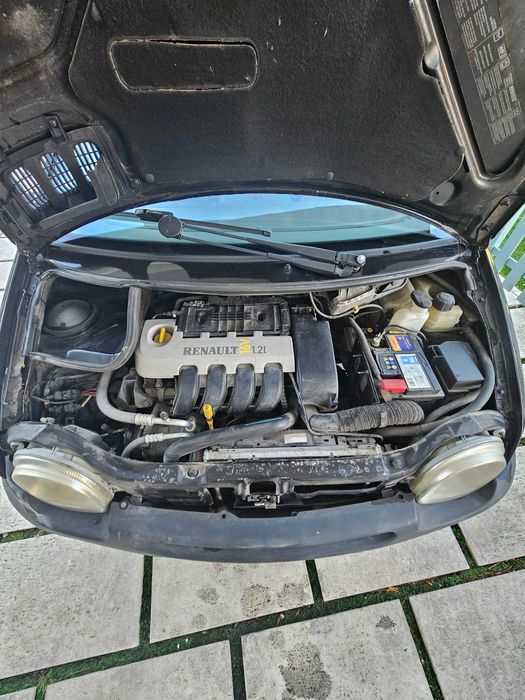 Twingo Initiale 1.2 16V – Versão especial, pele, AC e apenas 123 mil km