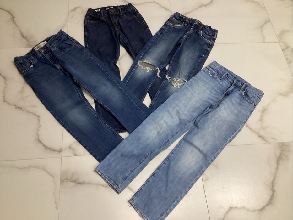 Джинси Gap, Levi’s