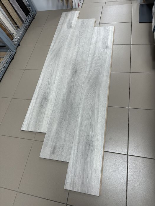 Ламінат KRONOPOL 4570 "Телець" 10мм/33клас 4V Польща 645грн/м2