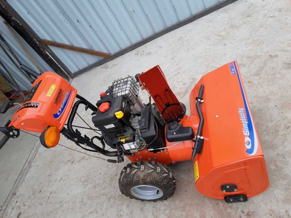 Odsniezarka Simplicity-Nowa z silnikem Briggs & Stratton