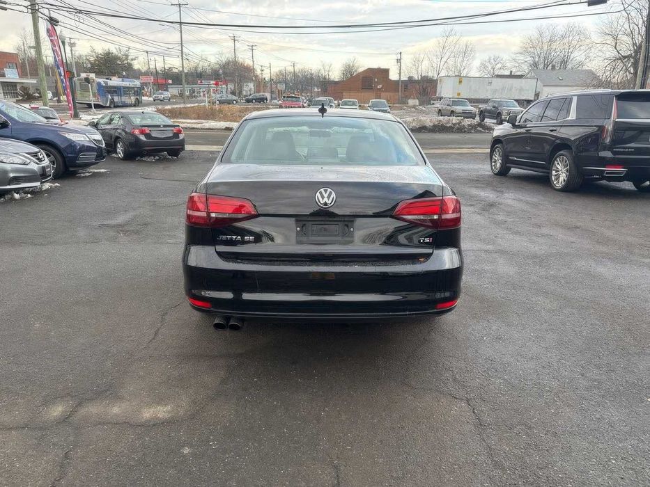 Volkswagen Jetta Sport      2016