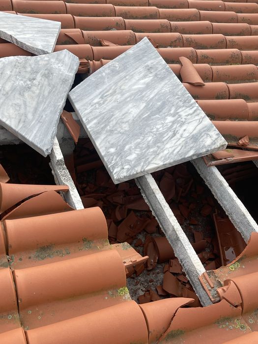 Construcao e reparacao de telhados