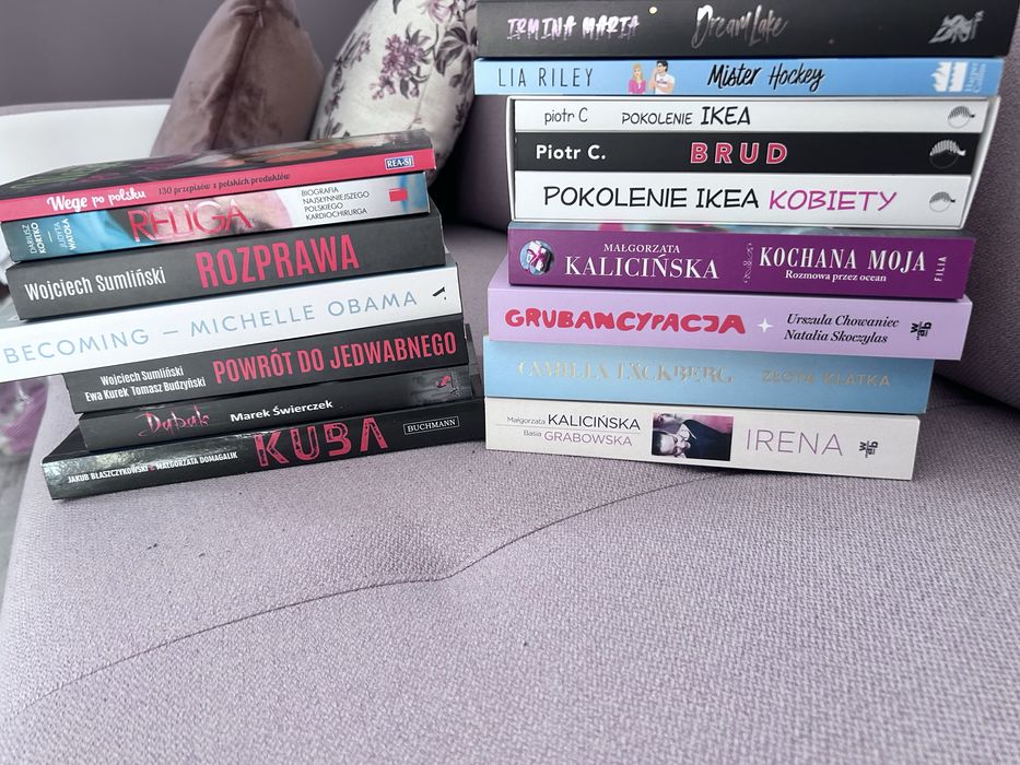 Zestaw 16 ksiazek na zdjęciu