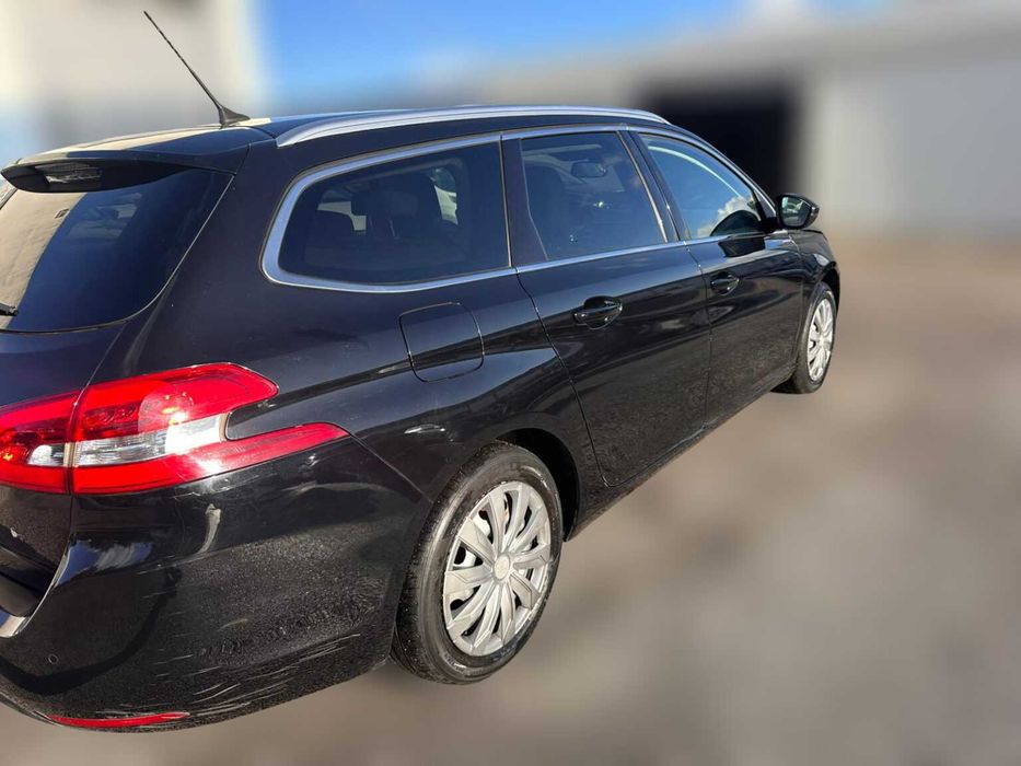 Peugeot 308 II SW 1.5 BlueHDi de 2018 Salvado