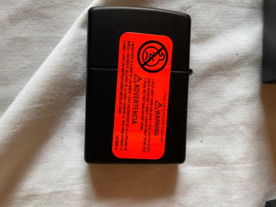Isqueiro Zippo Foo Fighters, nunca foi usado edição limitada .