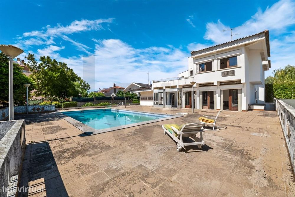 Lombos Sul – Carcavelos | Moradia T6 com piscina | Lote 1.522 m2 | 2 g