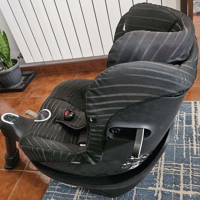 Cadeira Vaya plus i-size 45cm a 105cm, máximo 18kg. Dos 0 meses ao limite 105 cm ou 18kg.