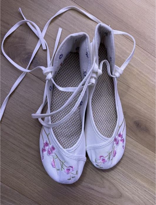 Балетки туфлі білі