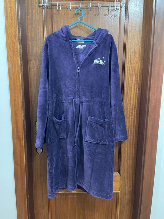 Roupão roxo do Snoopy