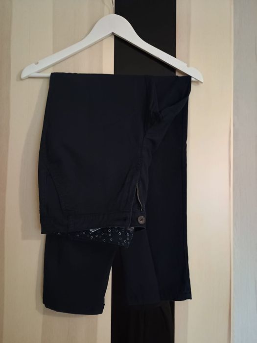 Damskie granatowe spodnie typu chino
