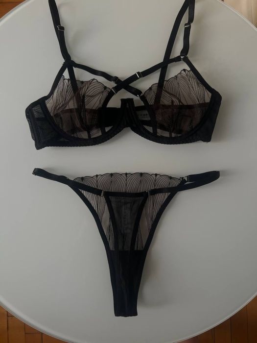 Комплект спідньої білизни бюст та трусики