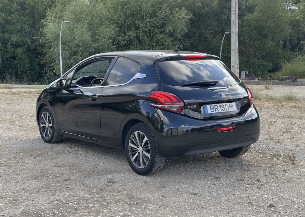 Peugeot 208 1.2 PureTech Allure Coupé 110 cv, ano 2016, com 135.000 km