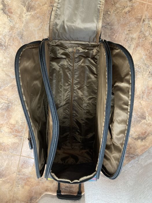 Mala de viagem de cabine em bom estado
