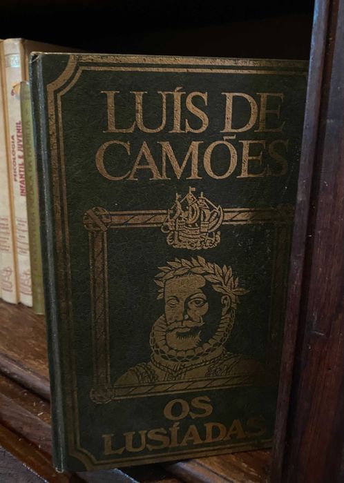 Excellent and extensive book collection. Sold separately or as a set. Cheap!64752341344257122