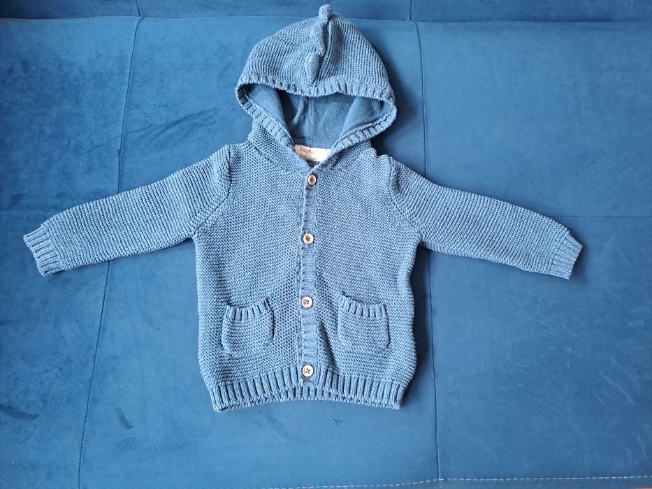 Rozpinany sweter z kapturem 62/68