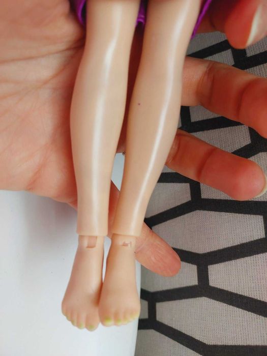 Far Out Toys лялечка Ерін 2021 рік.