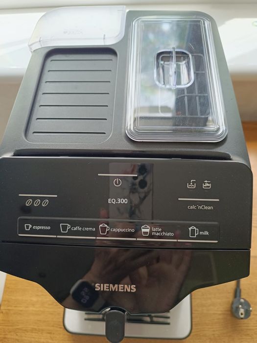 Продам новую  кофемашину Siemens EQ.300