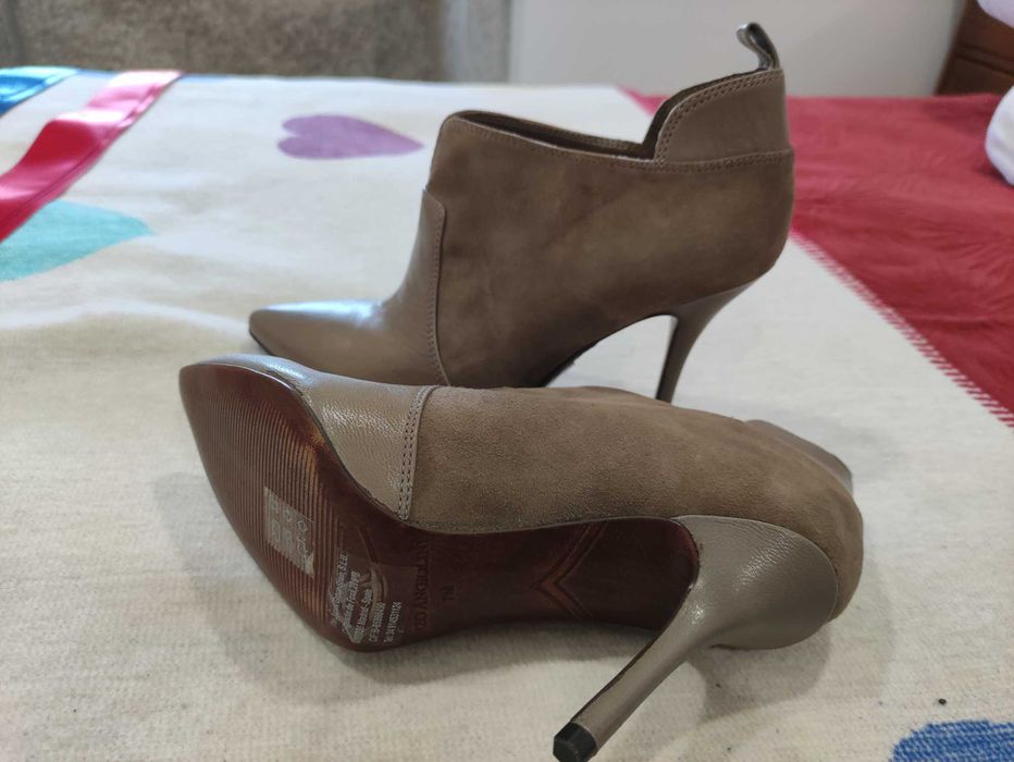 Botas em pele e camurça num 37. Marca Enzo Angiolini El corte Inglês