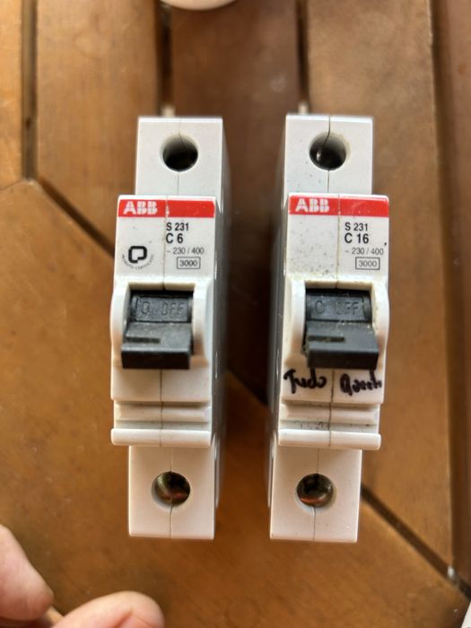 Disjuntores electricos usados, todos ou unidade