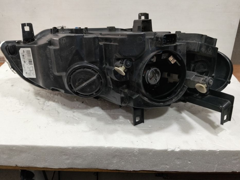 Ótica BMW x6 bi-xenon ref. 1ZS009645-01/AH