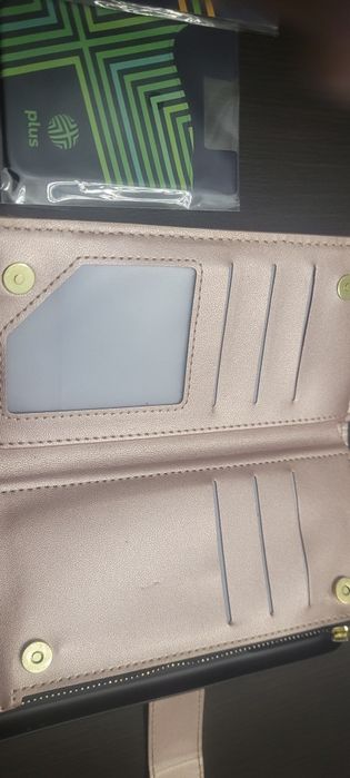 Etui złote samsung S20 Fe 5g i gratisy. Polecam.