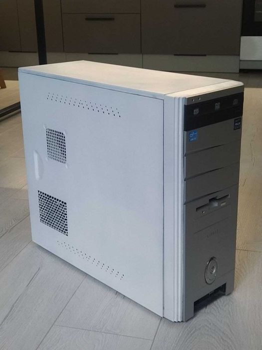 Комп'ютер Intel(R) Core(TM) i5-3330, AMD Radeon HD 7700