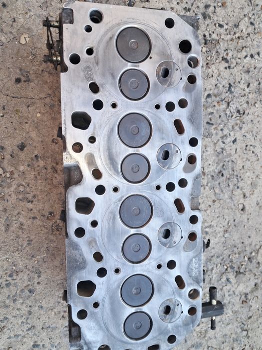 Продам головка блока тойота 2.0дизель 2C